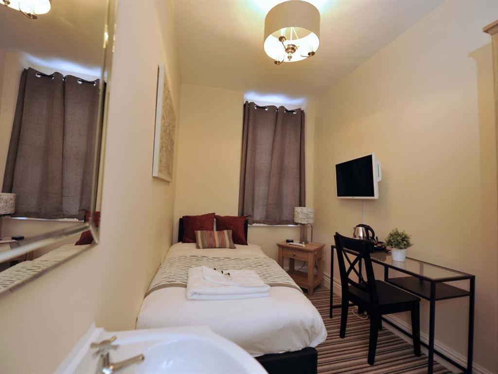 Gail'S Guest House Barry Room photo